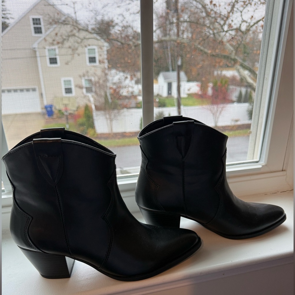 Gap Black Ankle Western Boots
